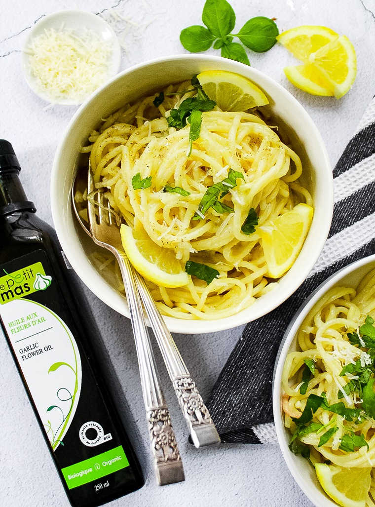 Recipe | Spaghetti with garlic flower oil lemon and parmsean - Recipes with fermented garlic scapes, garlic scapes and organic garlic – Le Petit Mas organic garlic and garlic scape farm in Quebec (Canada) 